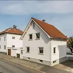 Bright And Central 2-Bedroom Apartment With King Bed, Fully Equipped