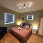 Bright And Central 2-Bedroom Apartment With King Bed, Fully Equipped